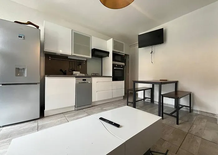 Lumineux 2 Pieces Avec Parking, Ideal Pour Sejour En Montagne - Fr-1-593-134 Διαμέρισμα *